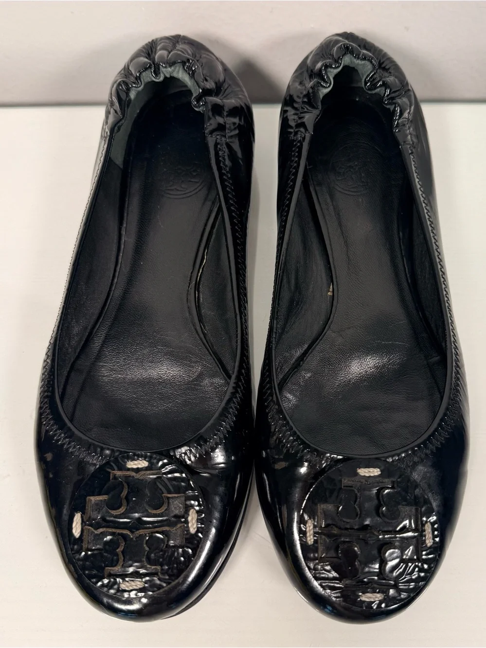 Tory Burch Reva Patent Leather Black Ballet Flats Appliqué Logo Sz 6.5